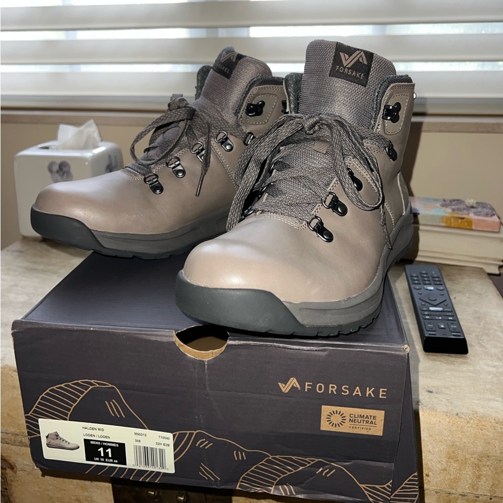 Men's Gray Hiking Boots
